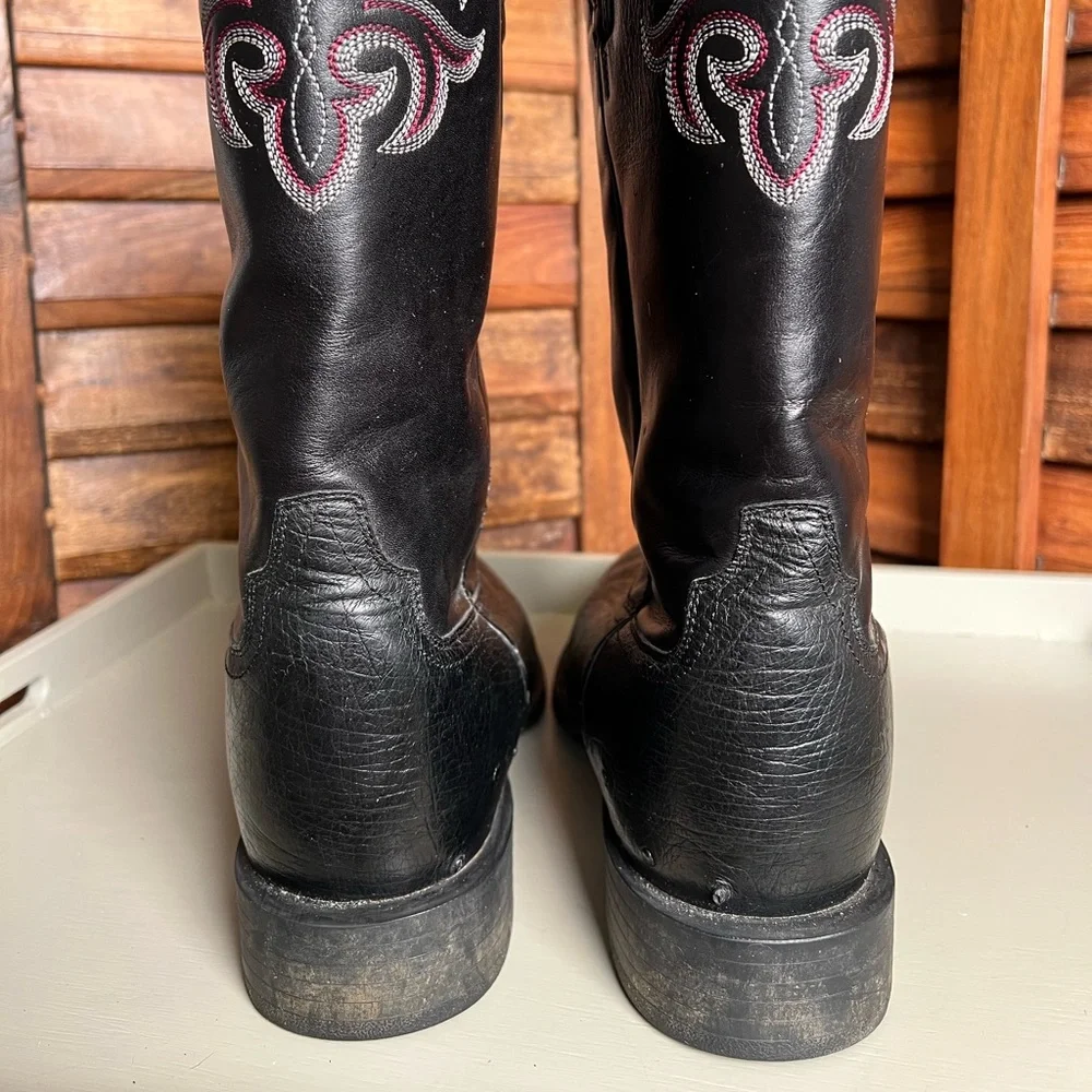 Free Shipping- 🙌 Men's- Ariat black leather cowboy work boots. Rounded toe.